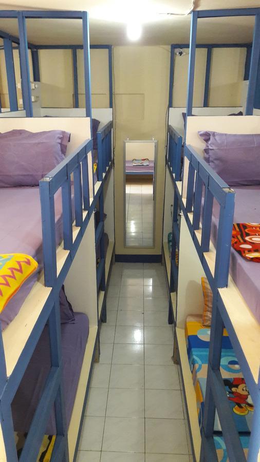 Centro Hostel Labuan Bajo Esterno foto