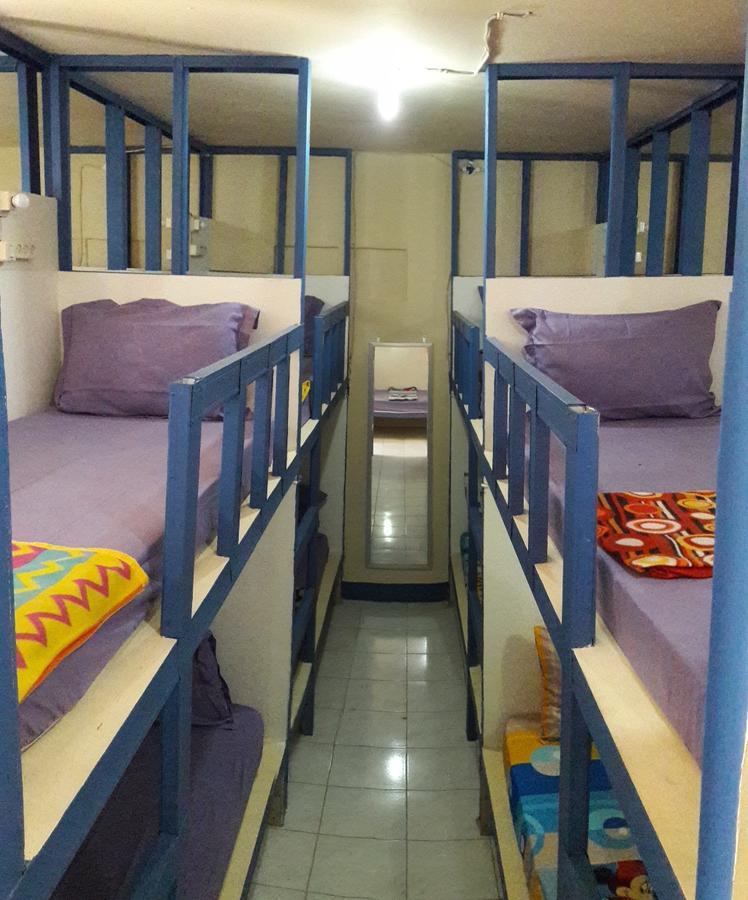 Centro Hostel Labuan Bajo Esterno foto